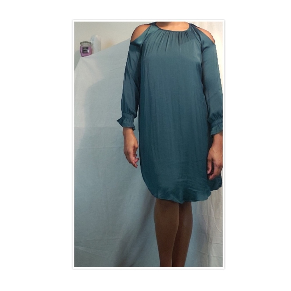 BOGO 2$25|3$30 Silky/Satin Flowy Cold Shoulder